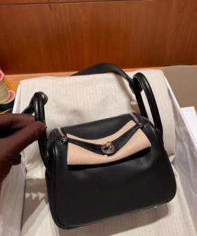 에르메스 미니 린디백 블랙 은장 스위프트 악어가죽 핸들